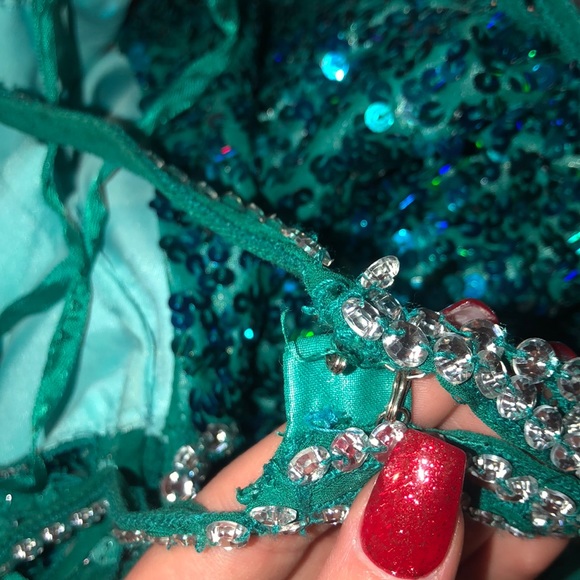 Prom dress - Picture 4 of 4